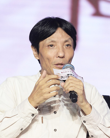 聯(lián)合導(dǎo)演:趙小丁